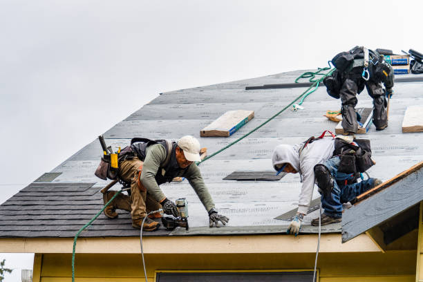 Professional Gutter Installation technician working in Geneva, ID